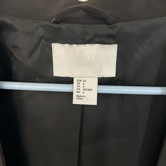 Short Waist Women’s Blazer - Picture 3 of 3